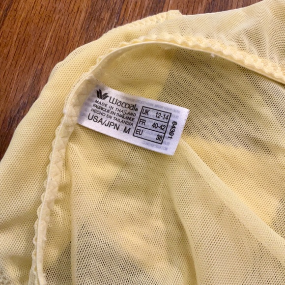 Wacoal Bra Set in Yellow Lace - Picture 9 of 9